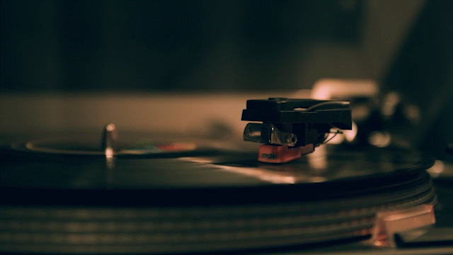 Turntable_-_8437_AdobeExpress